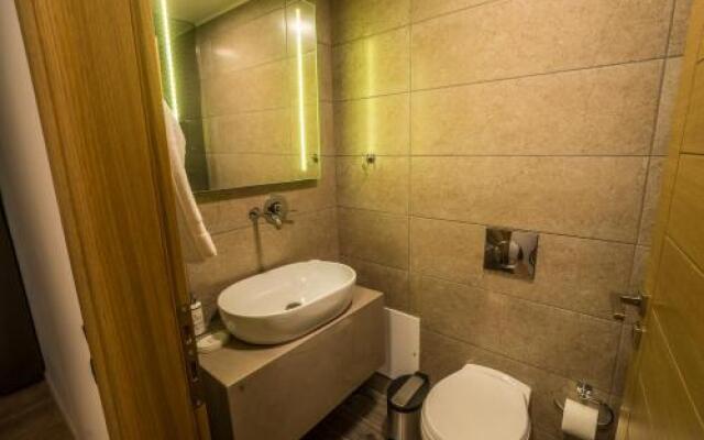 11 City Hotel