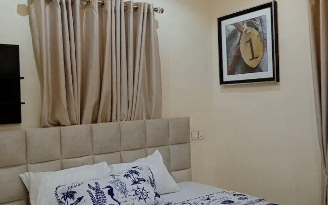Pinefield Courts Apartmentl