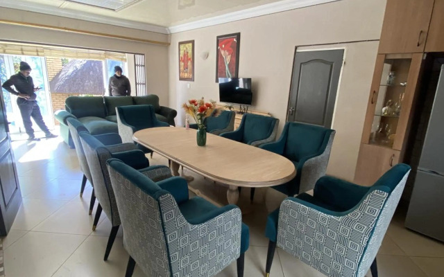 Menlyn Mews Guesthouse