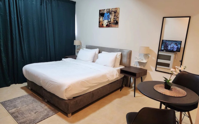 TLV Apartment 77