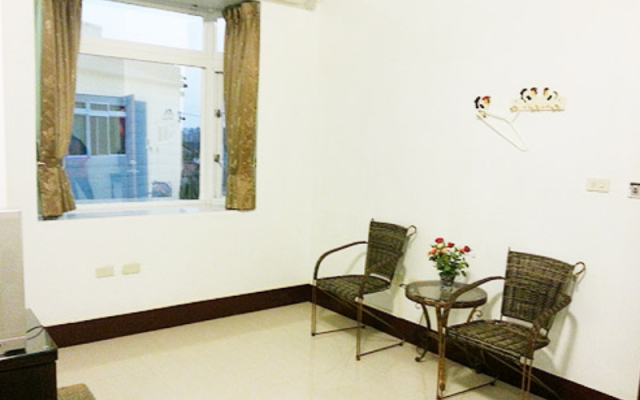 Chung Cheng Hu European Style Hostel