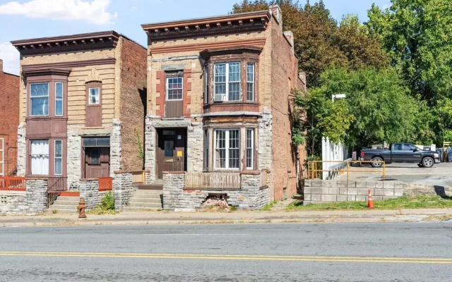 Spacious Home in Troy