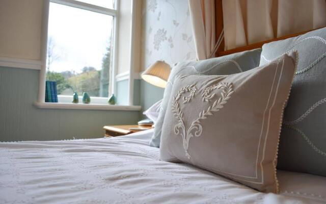 Riverside Bed  Breakfast