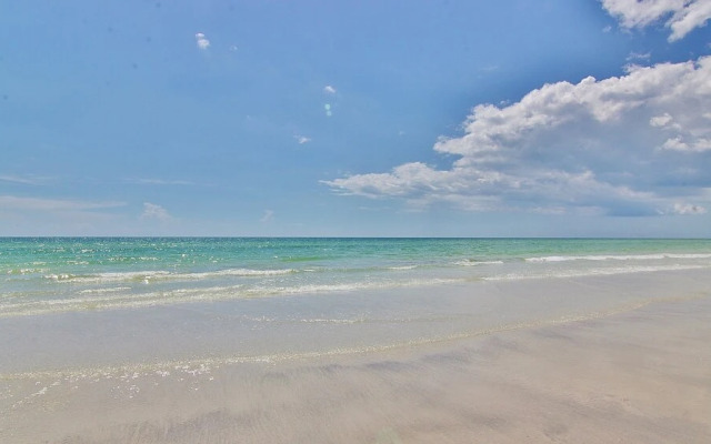 Seashell by Teeming Vacation Rentals