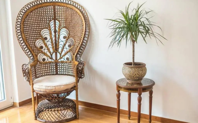 Casa Pamisou near Attiki metro station