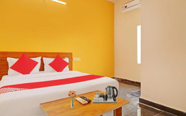 OYO Flagship 806332 Sai Mansion