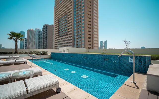 Luxury studio with balcony in Dubai