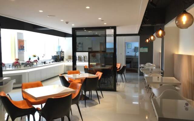 Jinjiang Inn Style Qinzhou Niannianfeng Square Walmart