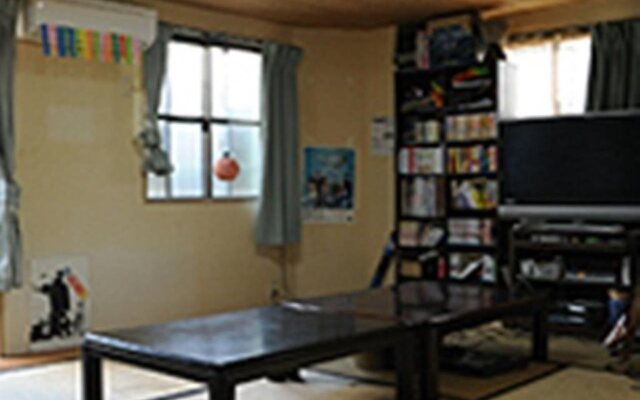 Kyoto Guest House The Earthship