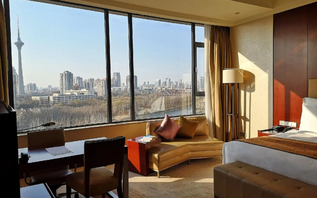 Renaissance Tianjin Lakeview Hotel