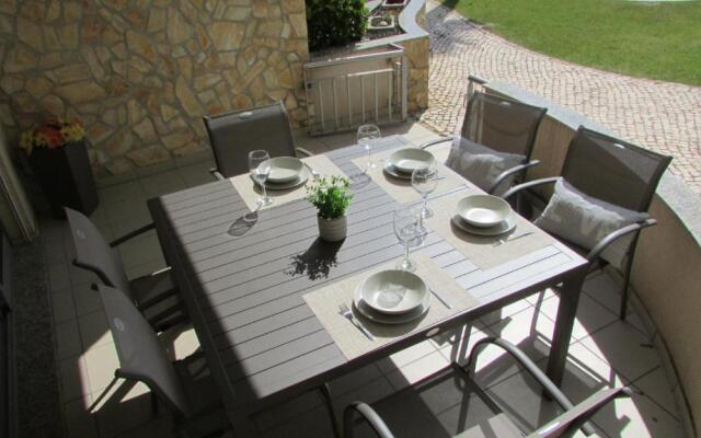 Pomba Branca (4-6 per.) Piscina, 500m Praia