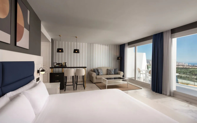 Grand Luxor Hotel & Village