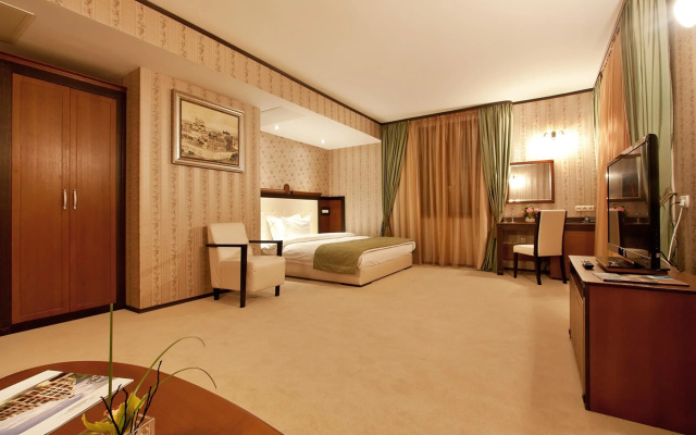 Best Western Plus Bristol Hotel