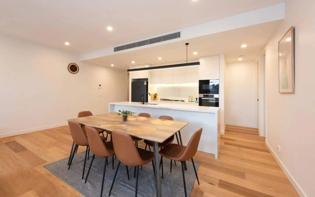 Stylish 3 Bedroom With Free Parking