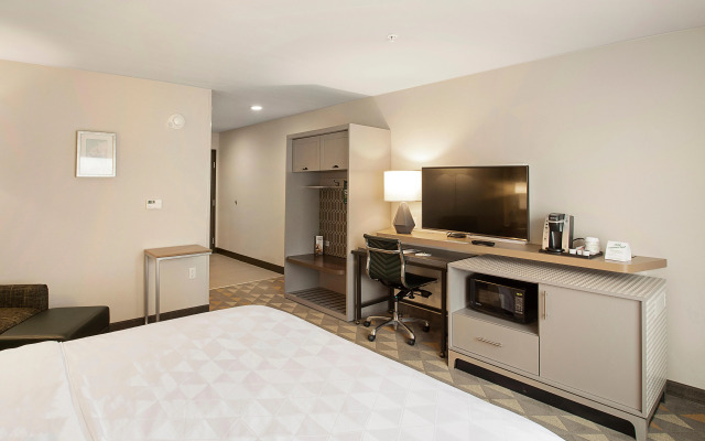 Holiday Inn & Suites Decatur-Forsyth by IHG
