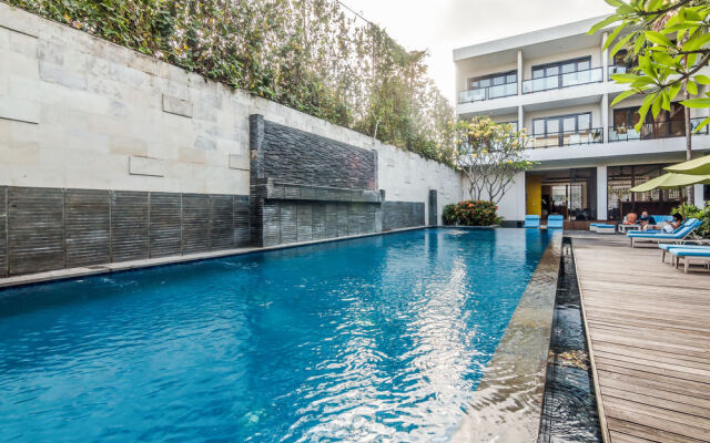 ZenRooms Kuta Poppies Lane