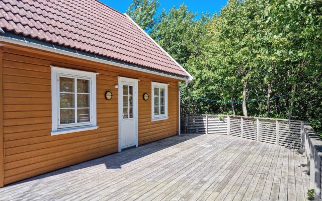Stunning Home in Flekkerøy With 3 Bedrooms