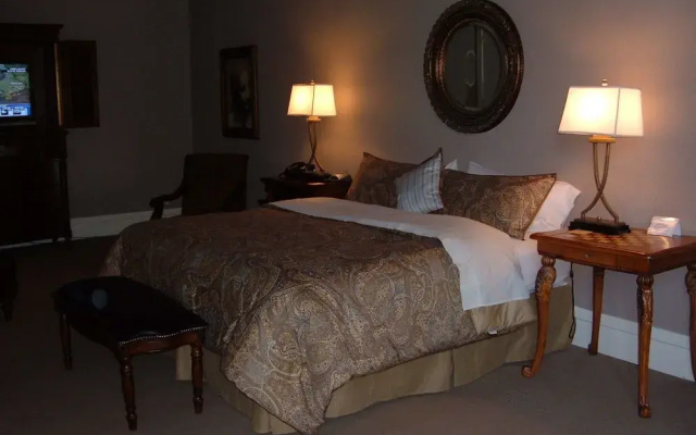 Tremont Inn on Main