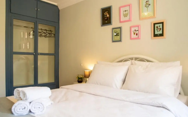 Central Flat With Balcony in Karsiyaka