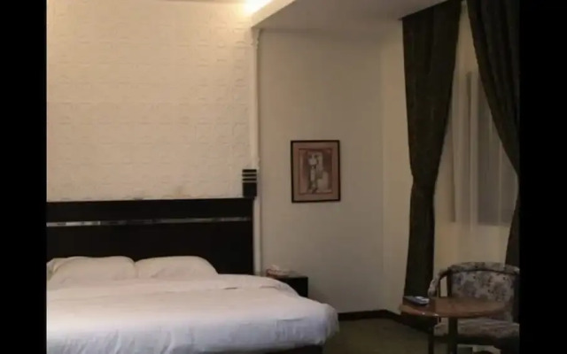 Oyo 402 Jawhrat Asfari Hotel