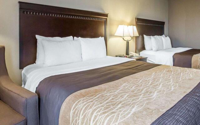 Comfort Inn & Suites near Tinley Park Amphitheater