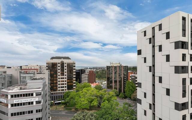 QV Brand New in the City - 889