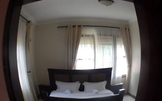 Emra Hotel