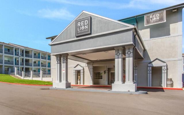 Red Lion Inn & Suites Nashville Airport