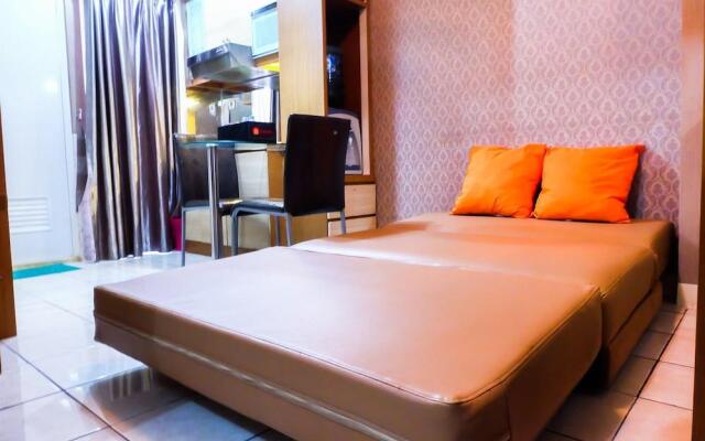 Pool View Apartment Green Pramuka