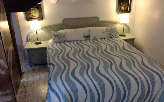 Apartamentos Rurales La Villa De Piedra