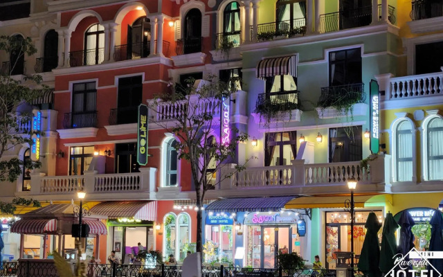 Riverside Mini Hotel Grand World