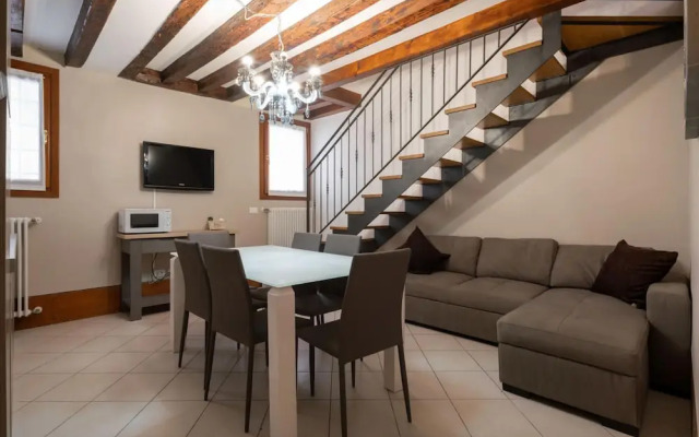 Herion Palace Apt 1 - Locz