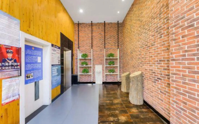 Tongtai Hotel (Longhua Subway Station Branch, Shenzhen North Station)