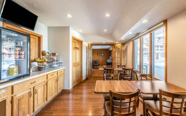 Americas Best Value Inn & Suites St. Marys