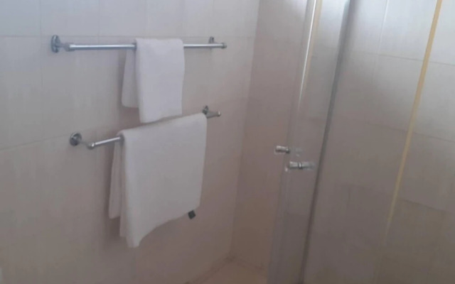 Spacious Executive Holiday Apartment In Bulawayo