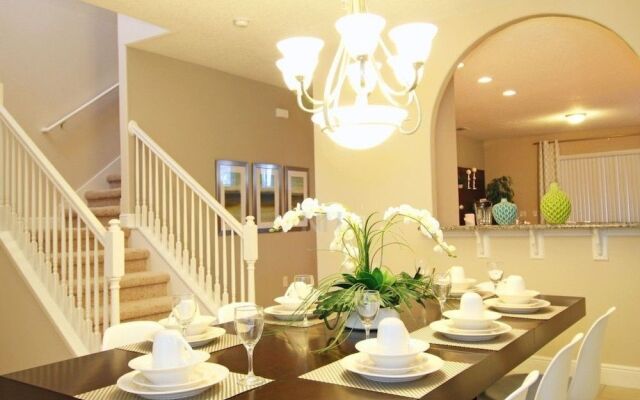 5 Bedrooms Vacation Homes by RedAwning