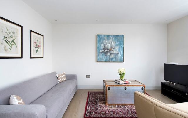 Bright and Modern 1BR flat in West London