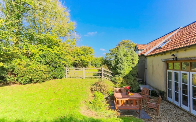 Buckland Brewer COB Barn 2 Bedrooms