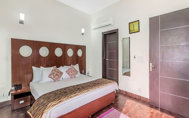 OYO 388 Hotel Signature leaf
