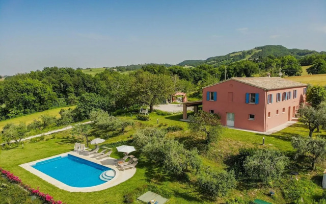 Belvilla by OYO Villa Cucco