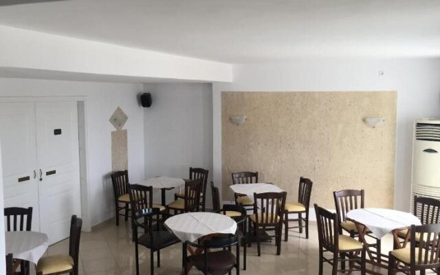 Aiolos Hotel