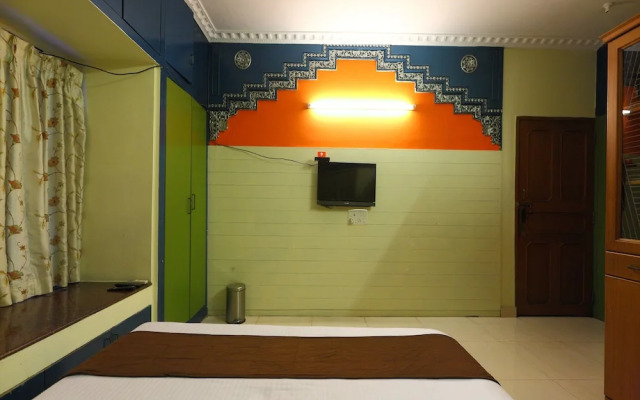 OYO 8033 Premam Service Apartment