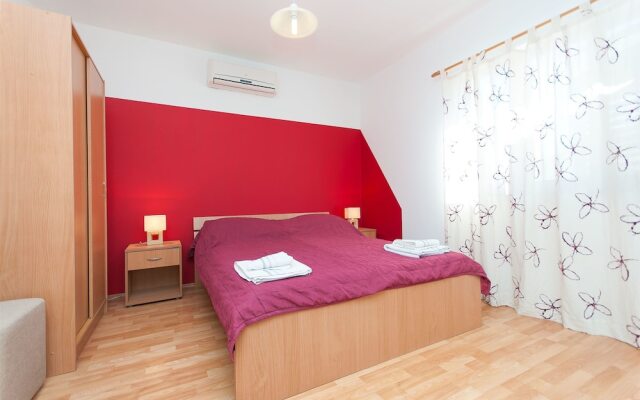 Apartment and Rooms Sanja Vodice