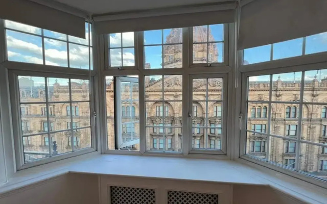Captivating 4-bed Apartment in London