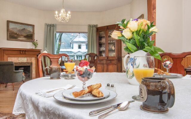 The Lamplighter Bed & Breakfast of Ludington