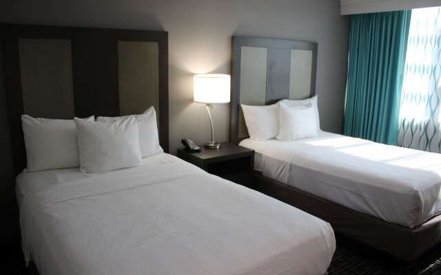 La Quinta Inn & Suites by Wyndham Indianapolis Downtown