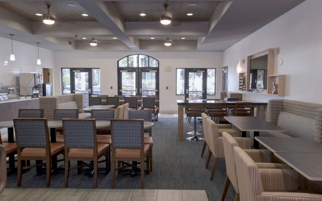 Holiday Inn Express & Suites Interstate 90 by IHG