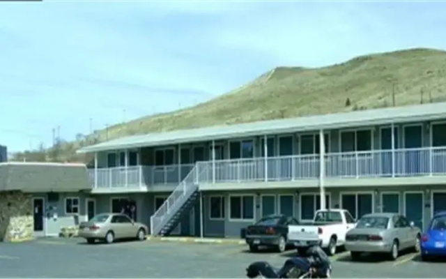 Village Inn
