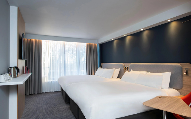 Holiday Inn Express Edinburgh City West by IHG