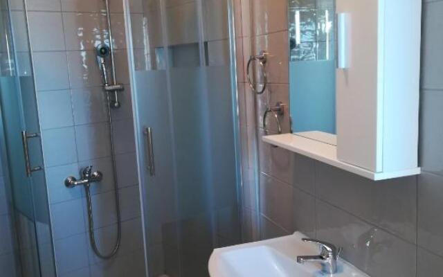 Studio apartman Arni